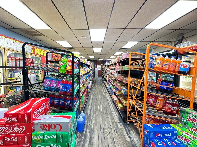 More Photos Of 944 E Muhammad Ali Blvd, Louisville Convenience Store For Sale