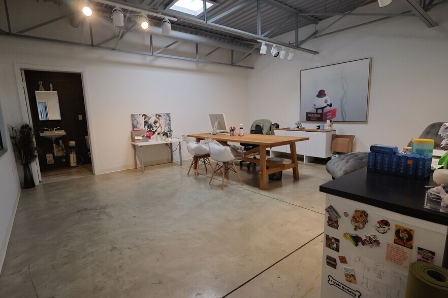 More Photos Of 155 Oak Lawn Ave, Dallas Loft Creative Space For Lease