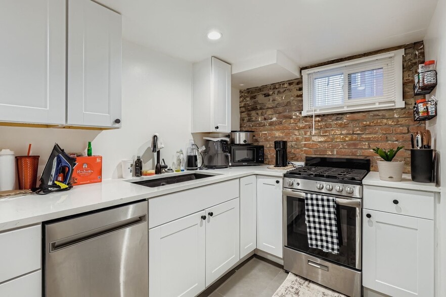 More Photos Of 852 N Clarkson St, Denver Apartments For Sale