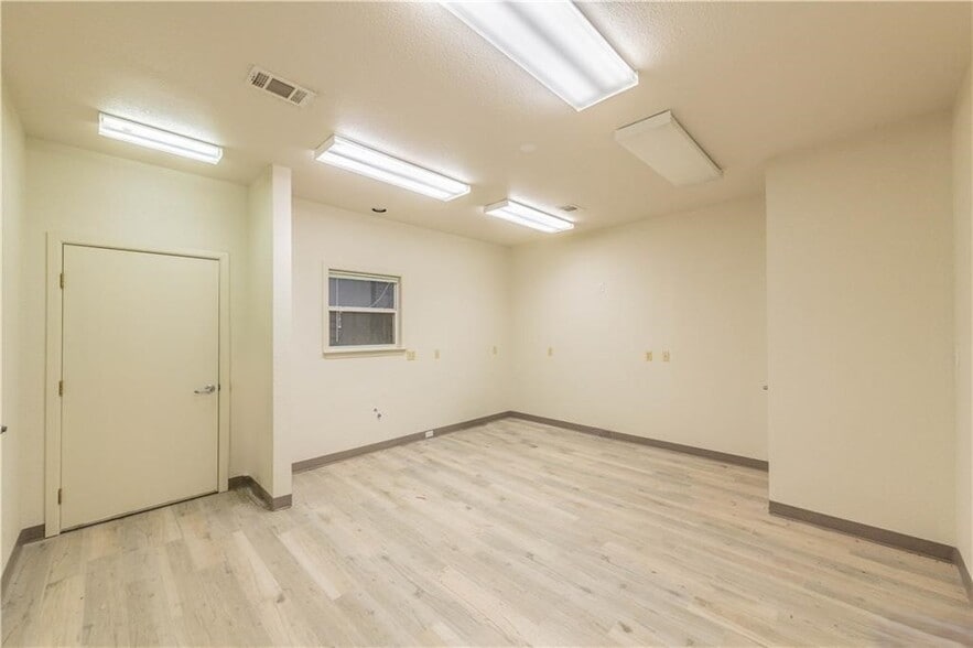 More Photos Of 3700 Highway 123, San Marcos Office For Lease
