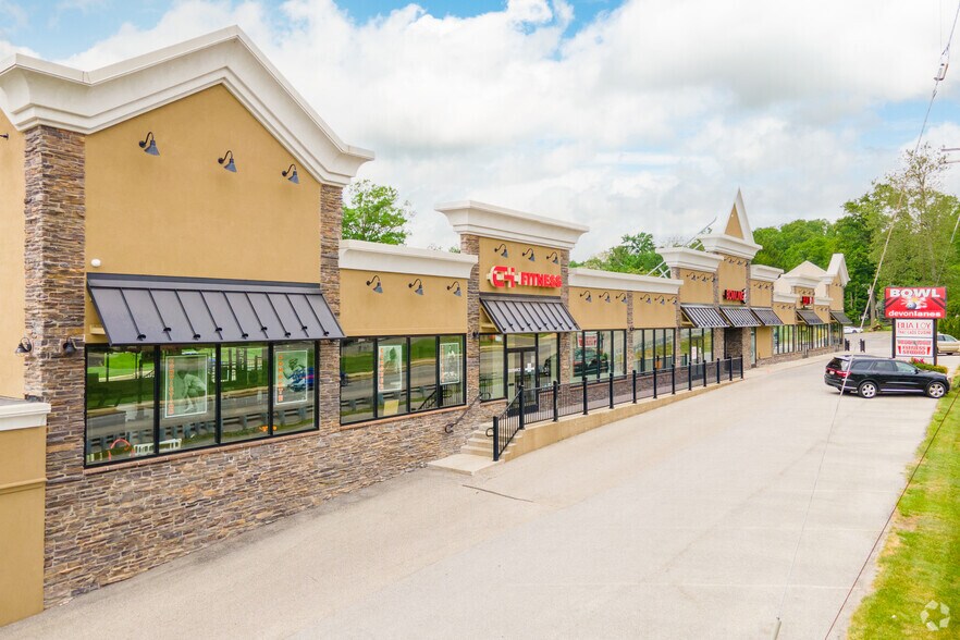 More Photos Of 300 W Lancaster Ave, Devon Storefront For Lease