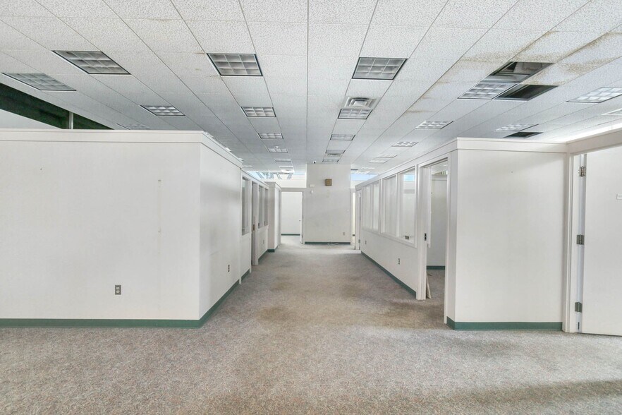 More Photos Of 1 N Main St, Webster Bank For Sale