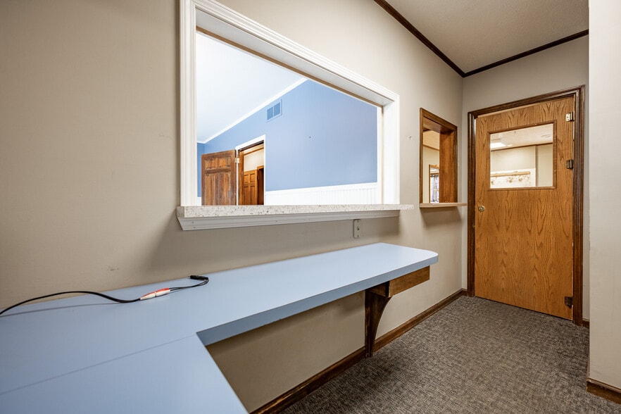 More Photos Of 814 E Washington St, Greencastle Medical For Sale