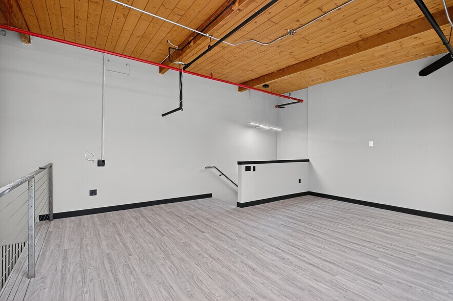 More Photos Of 4125 Market St, Ventura Light Manufacturing For Sale