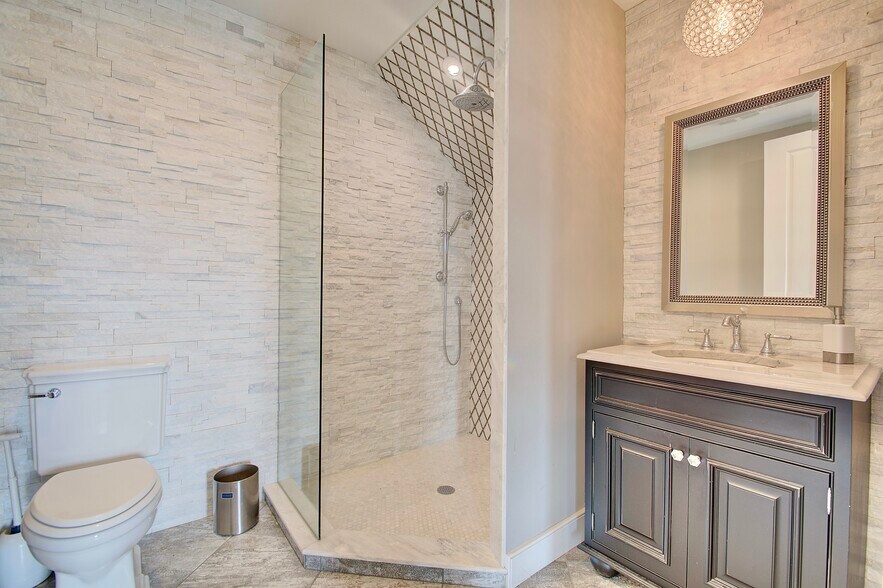 More Photos Of 33 N Fort Thomas Ave, Fort Thomas Office For Sale