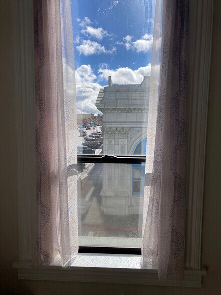 More Photos Of 300 N Broad St, Globe Specialty For Sale