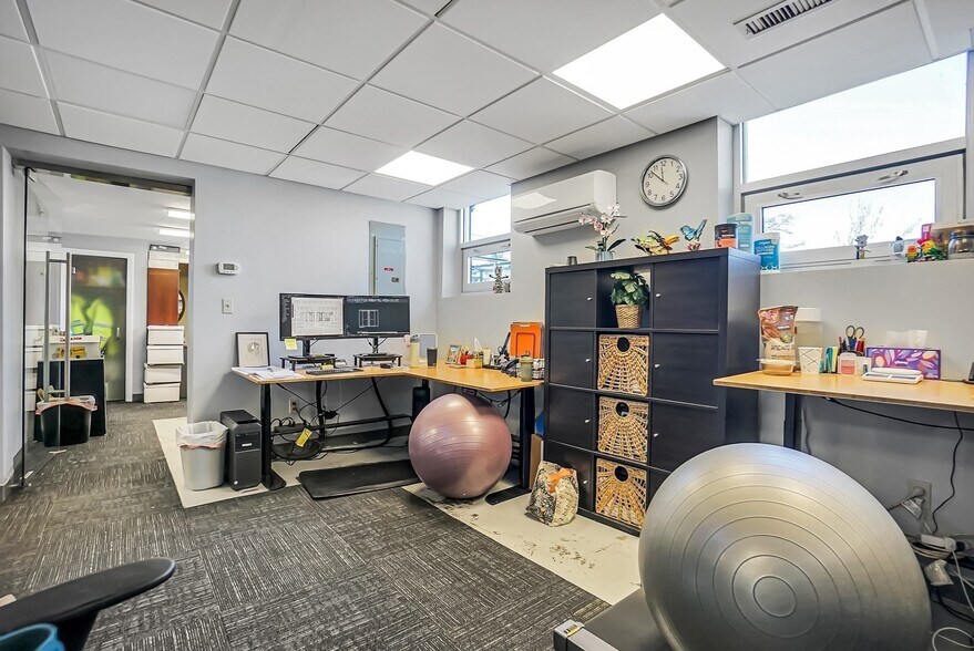 More Photos Of 231 Lexington St, Waltham Industrial For Sale