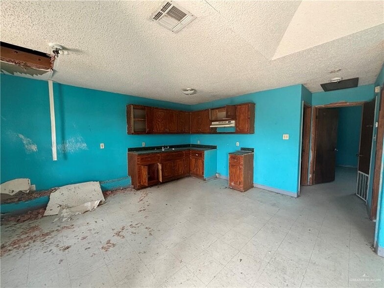 More Photos Of 3117 Spanish Palms Dr S, Mercedes Multifamily For Sale
