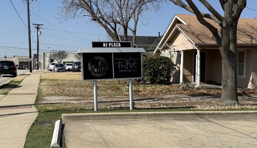 More Photos Of 203 E Worth St, Grapevine Office For Lease