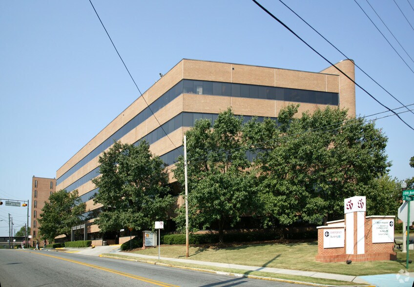 More Photos Of 2700 10th Ave S, Birmingham Medical For Lease