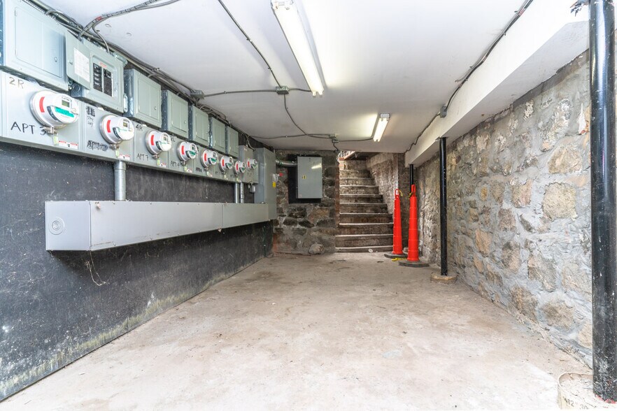 More Photos Of 251-253 Metropolitan Ave, Brooklyn Apartments For Lease