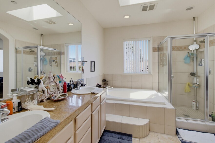 More Photos Of 7565 Romeria St, Carlsbad Apartments For Sale