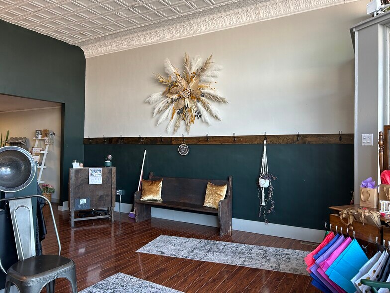 More Photos Of 114 E South Railway, Oxford Storefront For Sale