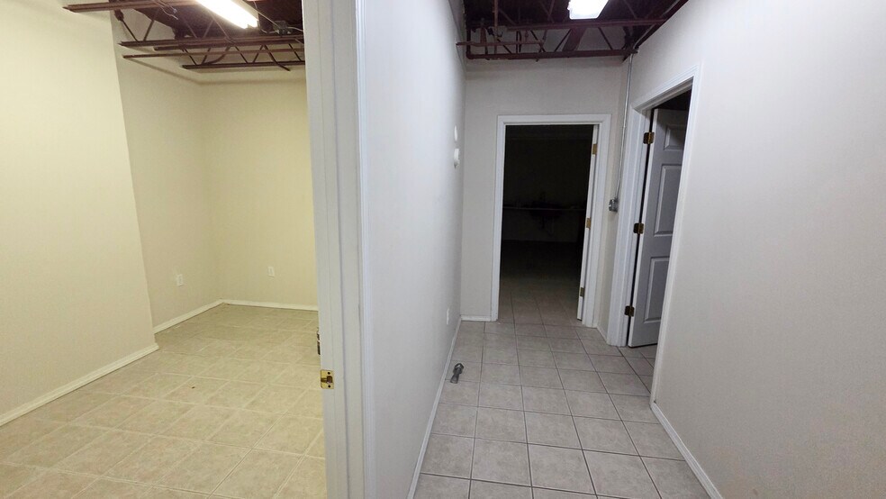 More Photos Of 4808 Forman Rd, Affton Storefront For Lease