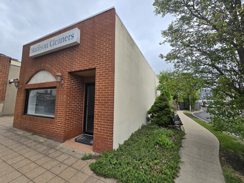 More Photos Of 88 Main St, Madison Freestanding For Sale