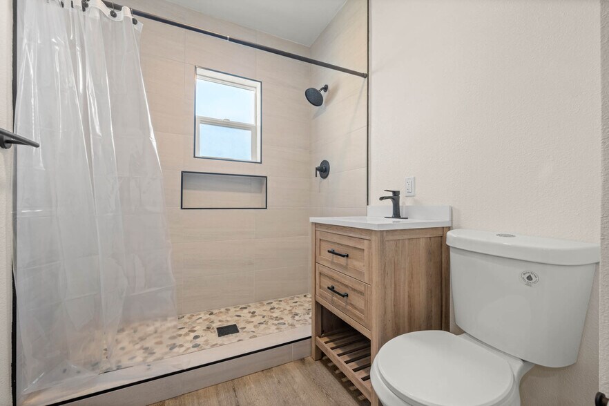 More Photos Of 1647 W 12th Pl, Los Angeles Apartments For Sale