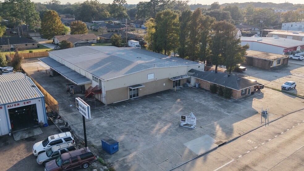 More Photos Of 9170 S Choctaw Dr, Baton Rouge Warehouse For Lease