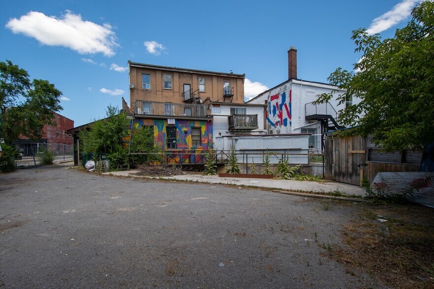 More Photos Of 197 Hunter St W, Peterborough Storefront Retail Residential For Sale