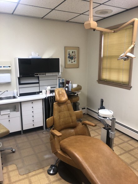 More Photos Of 5508 S Brainard Ave, Countryside Apartments For Lease