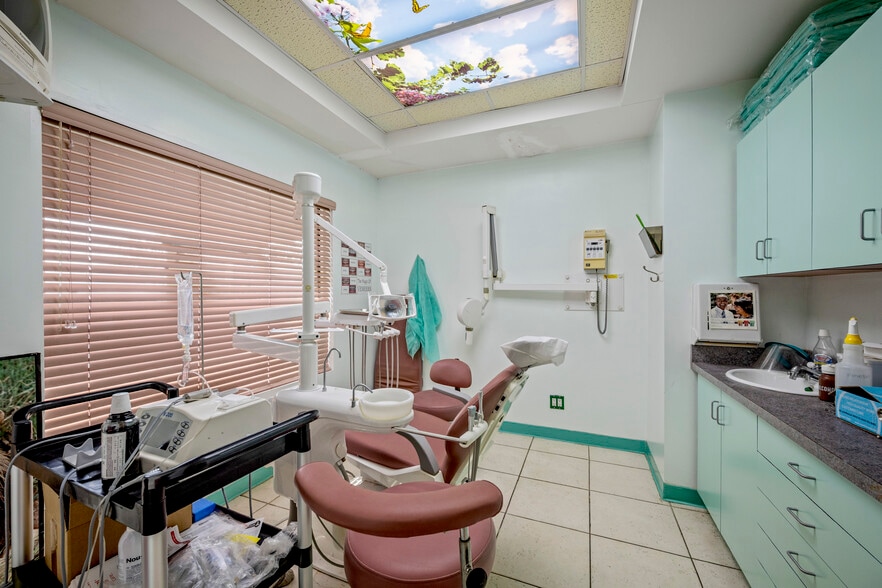 More Photos Of 10455 Lower Azusa Rd, Temple City Medical For Sale