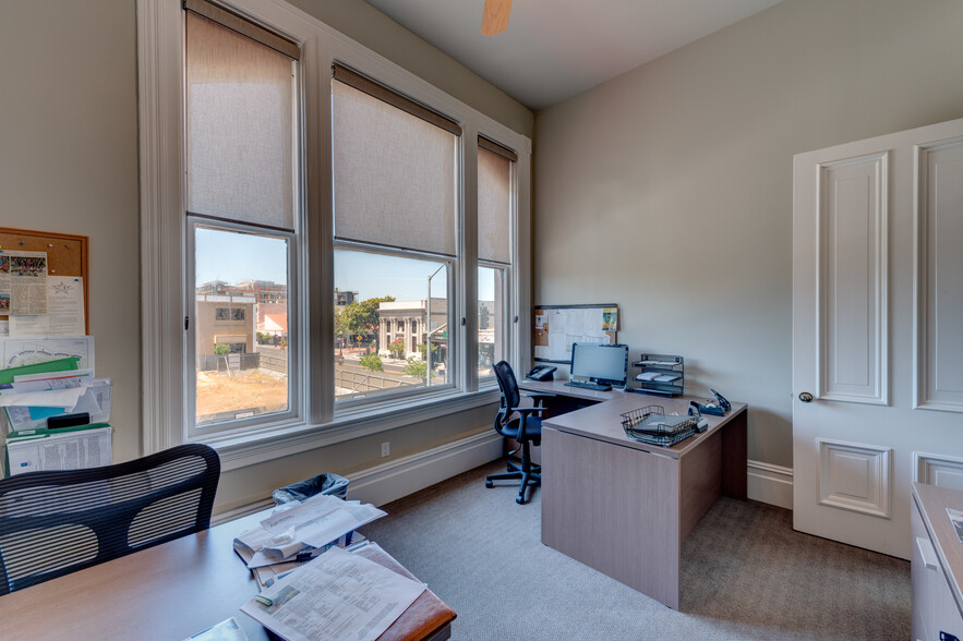 More Photos Of 942-948 Main St, Napa Storefront Retail Office For Lease