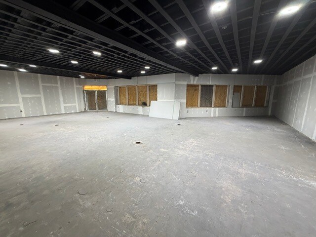 More Photos Of 753 Martin Luther King Jr Blvd, Macon-Bibb Light Distribution For Sale