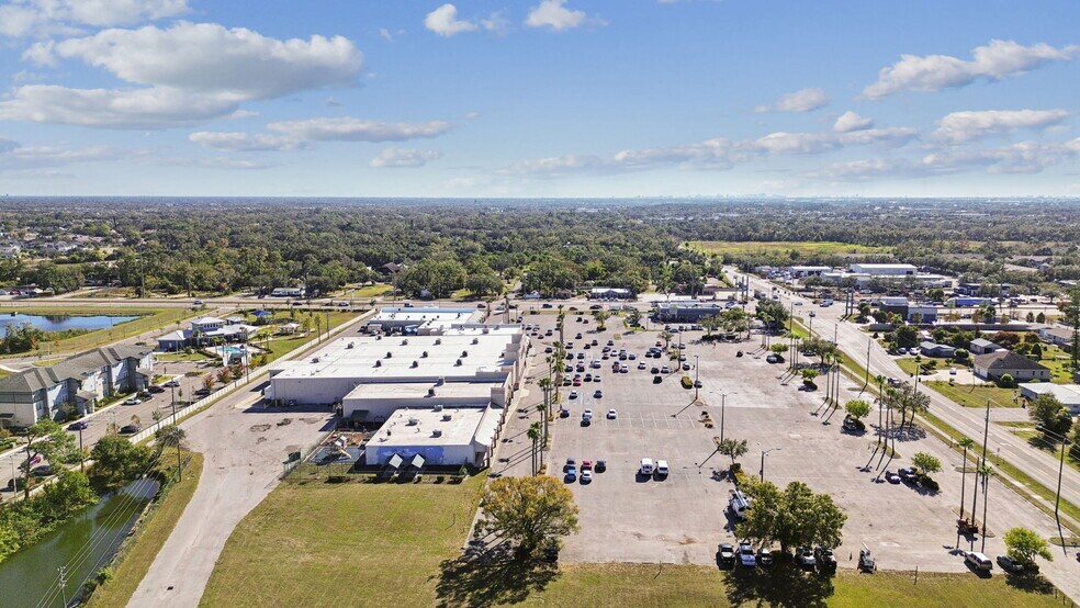 More Photos Of 5165-5261 33rd St E, Bradenton Storefront For Sale