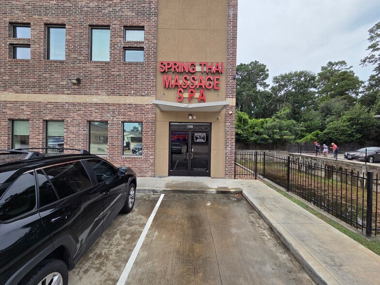 More Photos Of 350 Nursery Rd, Spring Loft Creative Space For Sale