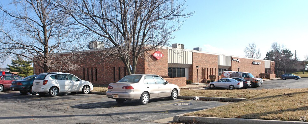 More Photos Of 8605-8619 Quivira Rd, Lenexa Light Distribution For Lease