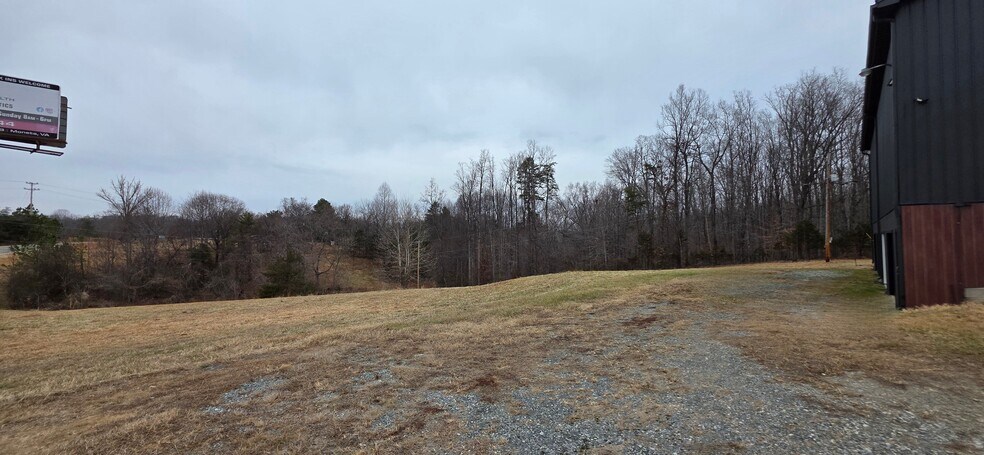 More Photos Of 2837 Scruggs Rd, Moneta Storefront Retail Office For Lease