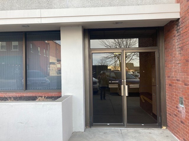 More Photos Of 221 W Lexington Ave, Independence Office For Sale
