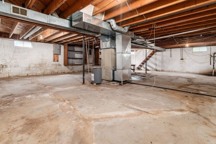 More Photos Of 109 Hill Rd N, Pickerington Office For Sale