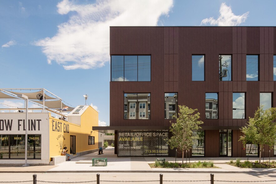 More Photos Of 3509 Harrisburg Blvd, Houston Office For Lease