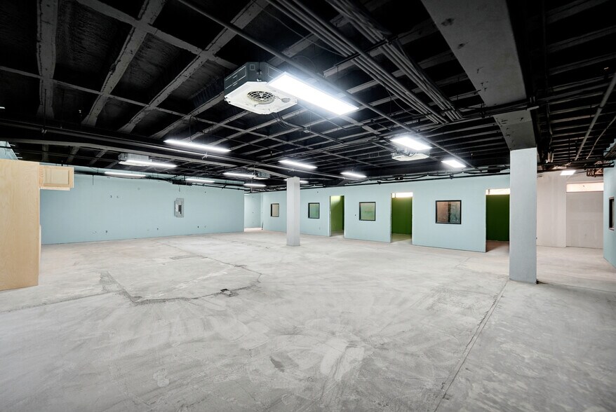 More Photos Of 201 E Illinois Ave, Midland Office For Sale
