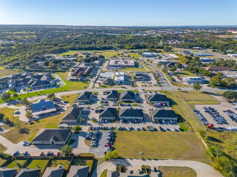 More Photos Of 949 Hilltop Dr, Weatherford Office For Lease