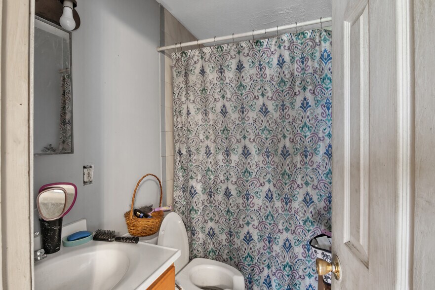 More Photos Of 1002 Butternut St, Syracuse Apartments For Sale