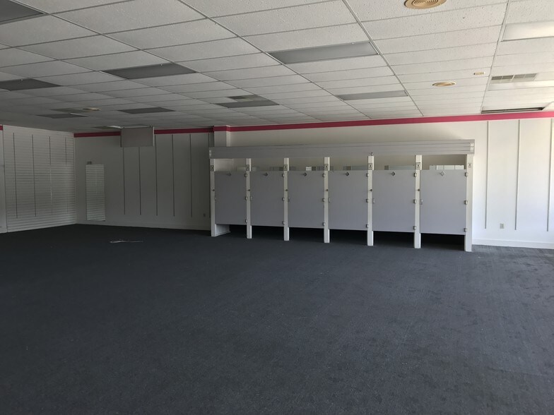 More Photos Of 701 Riverside Ave, Waycross General Retail For Sale