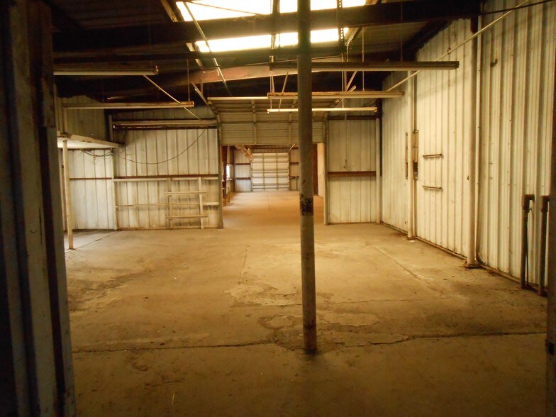 More Photos Of 301 W 44th St, Corpus Christi Manufacturing For Sale