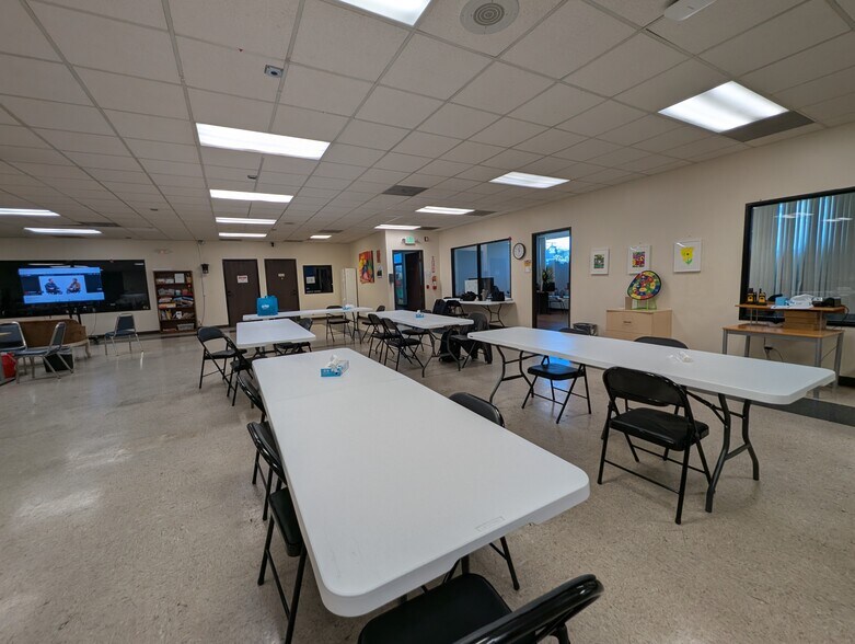 More Photos Of 6512 San Fernando Rd, Glendale Office For Sale