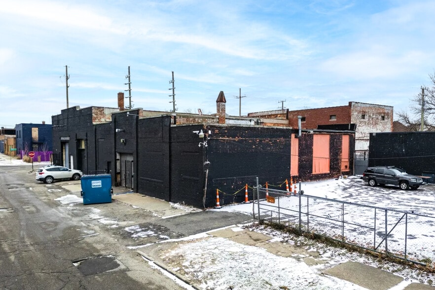 More Photos Of 2232-2240 Bellevue St, Detroit Warehouse For Sale