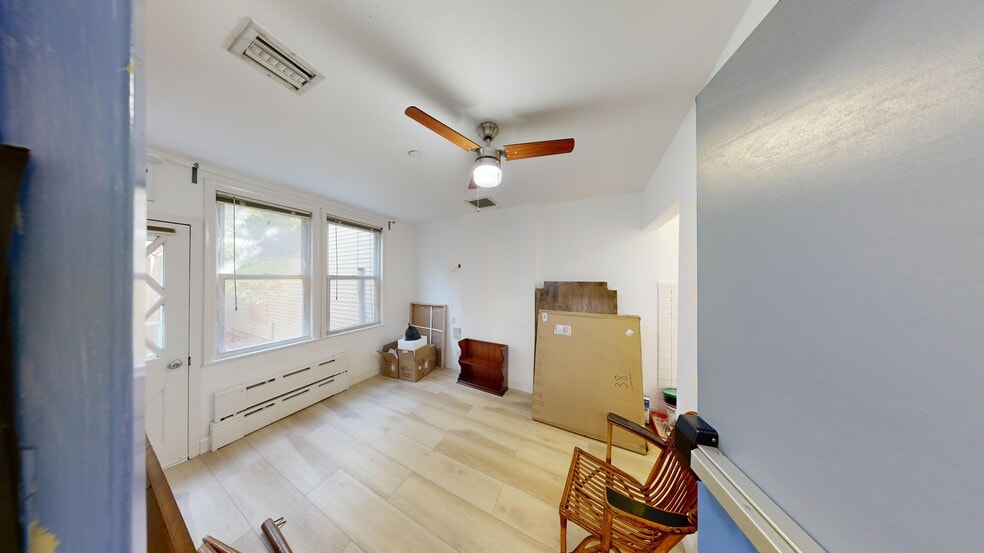 More Photos Of 194 Nassau Ave, Brooklyn Storefront Retail Office For Lease