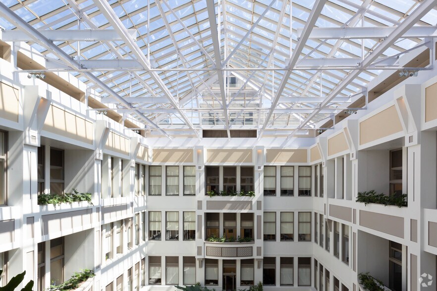 More Photos Of 100 Penn Sq E, Philadelphia Office For Lease