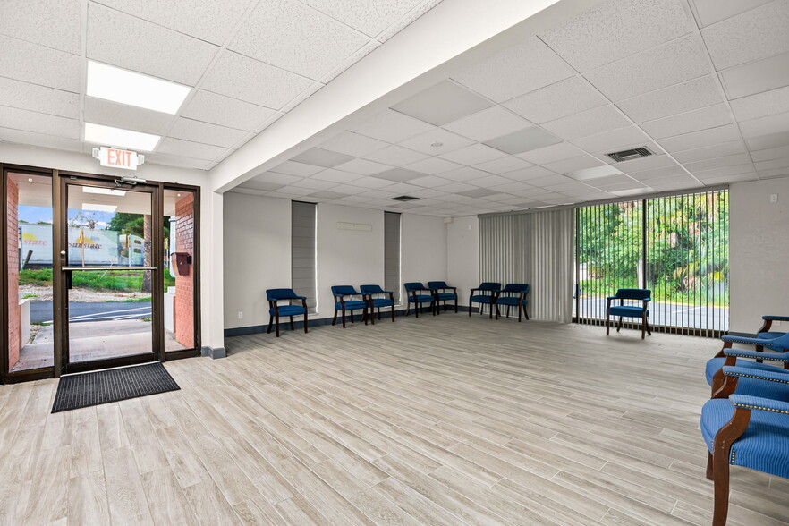 More Photos Of 901 N Grove St, Eustis Medical For Sale