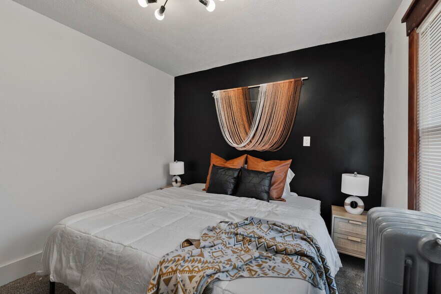 More Photos Of 120 N 6th St, Council Bluffs Apartments For Sale