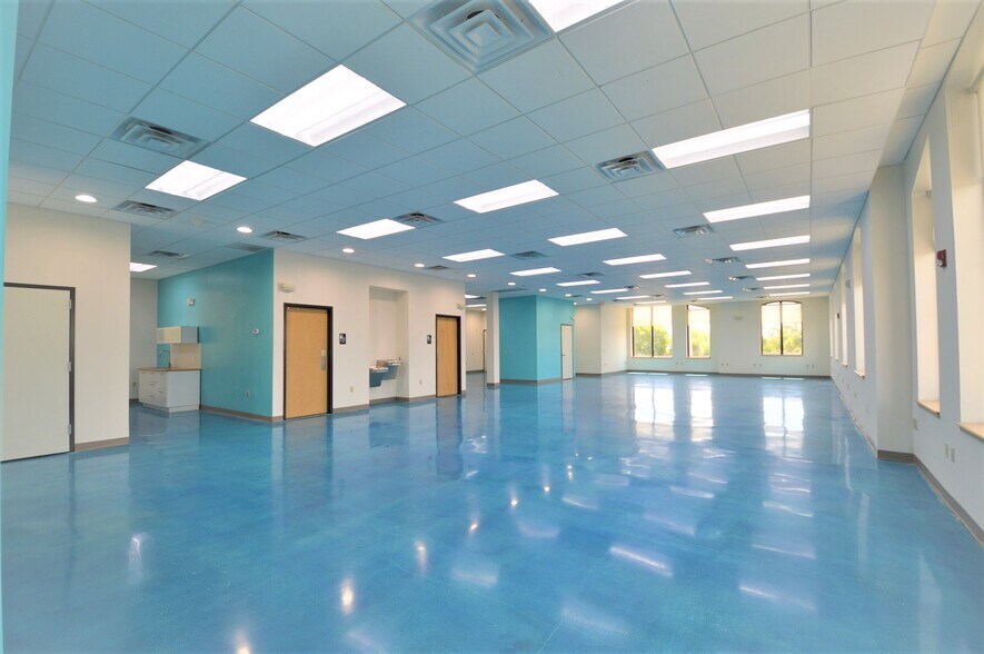 More Photos Of 33004 S Dixie Hwy, Florida City Office For Lease