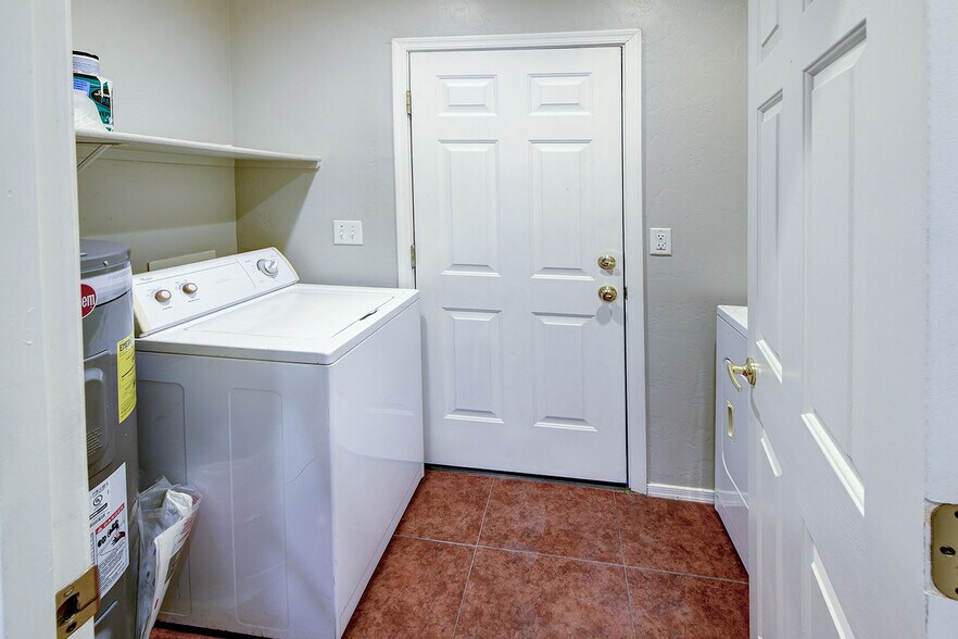 More Photos Of 1011 E Halcyon Rd, Tucson Apartments For Sale