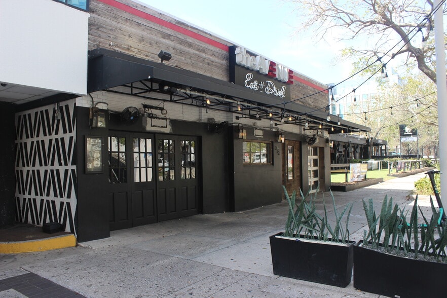 More Photos Of 330 1st Ave S, Saint Petersburg Restaurant For Lease