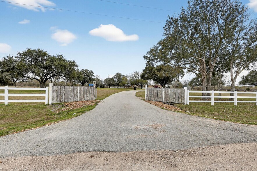 More Photos Of 38483 Buller Blvd, Pattison Land For Sale