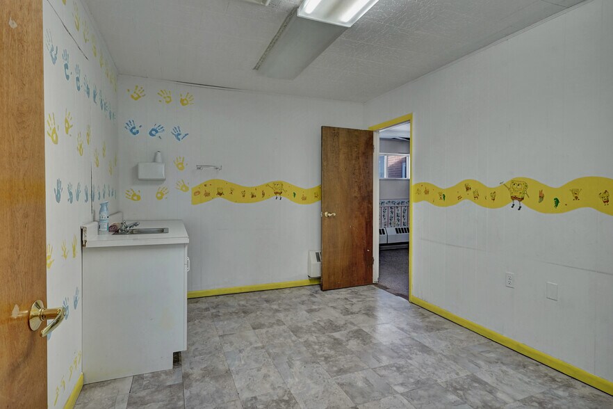 More Photos Of 542 N Cedar St, Imlay City Medical For Sale