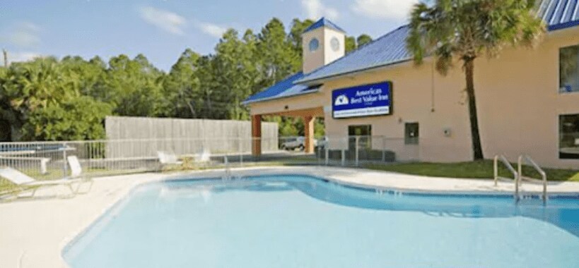 More Photos Of 852380 US Highway 17, Yulee Hotel For Sale